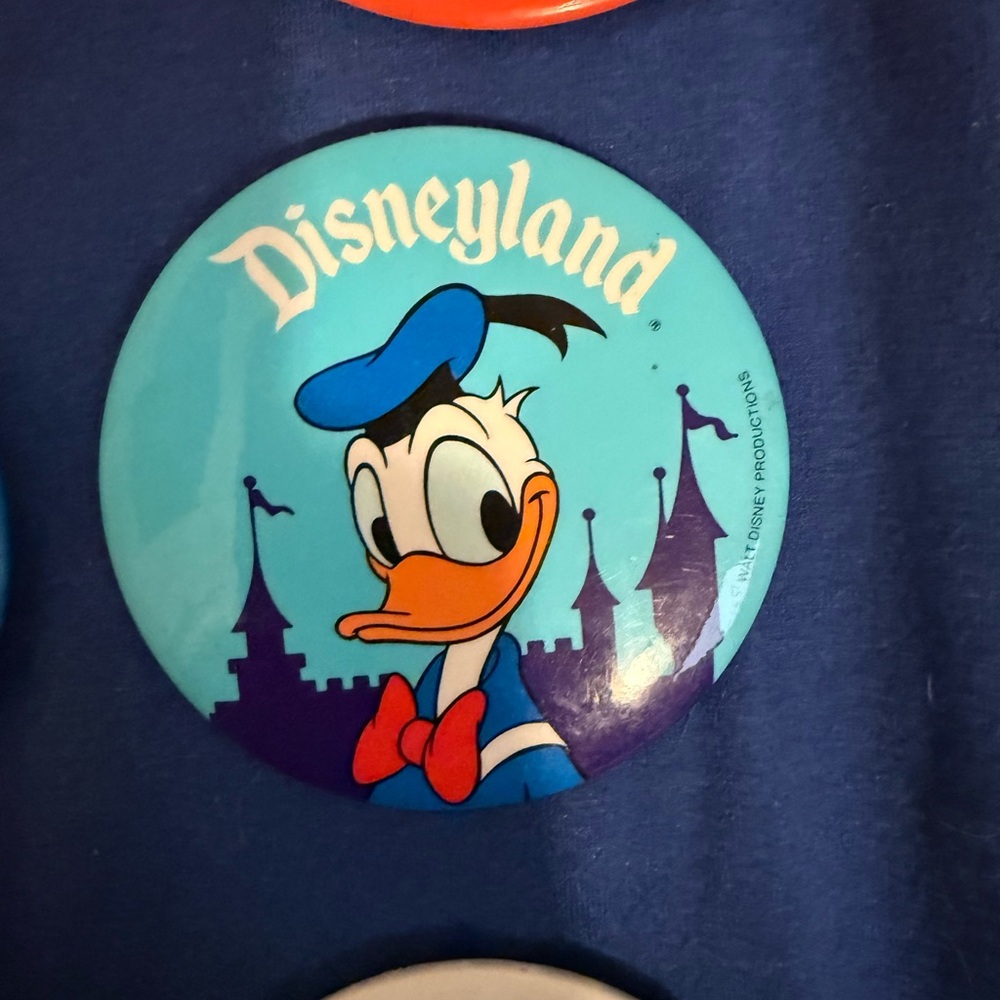 Disneyland Collectors Button lot of 6. - Picture 4 of 9